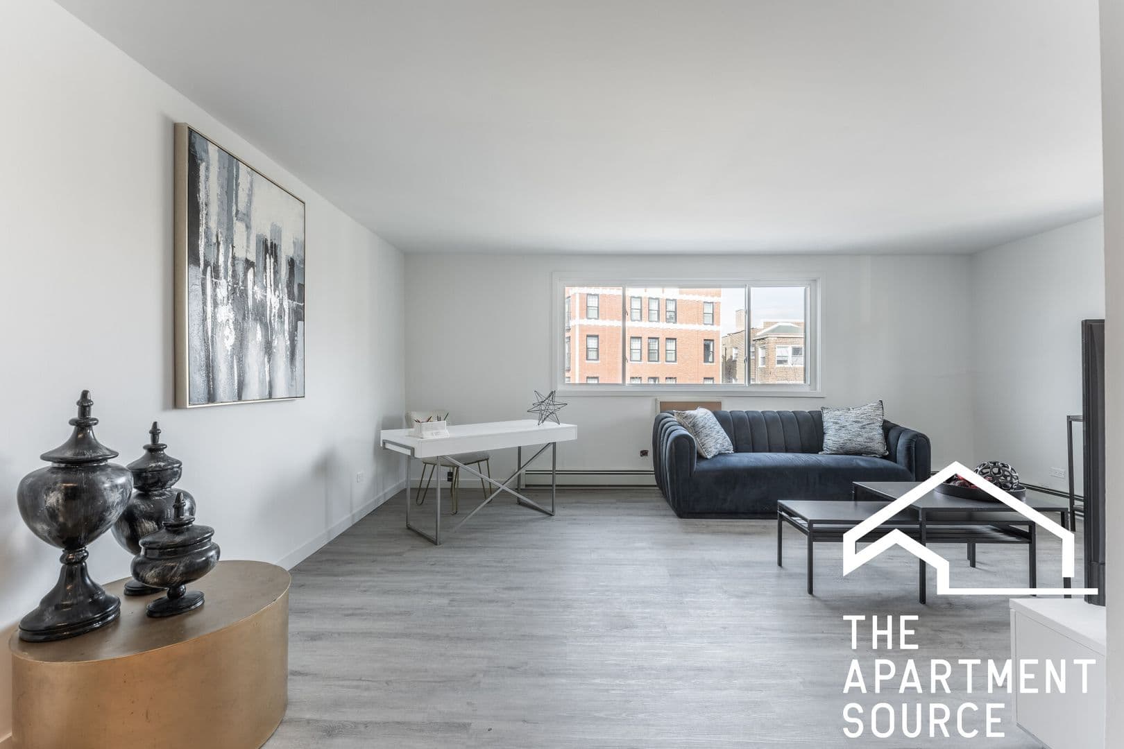 Chicago Apartment: 7621 N. Sheridan Rd.  - 1C