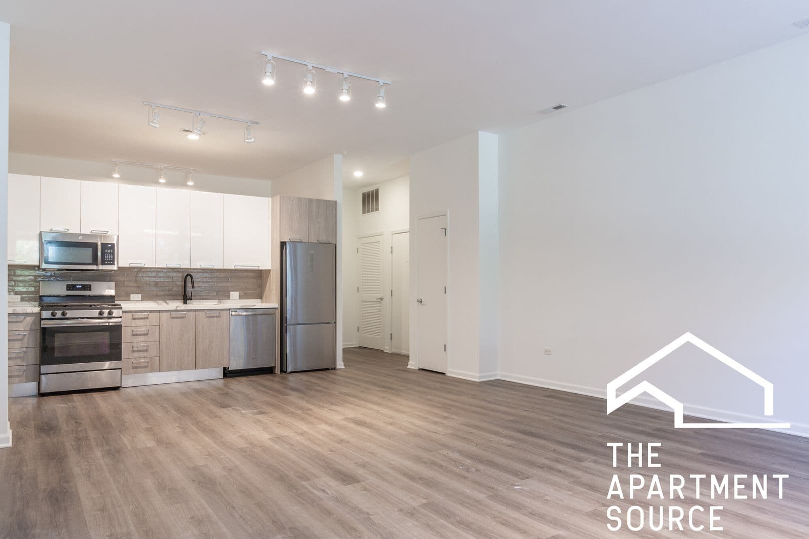 Chicago Apartment: 2550 S Wabash Ave. #208