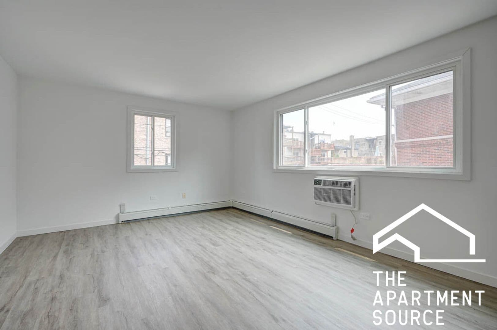 Chicago Apartment: 7621 N. Sheridan Rd.  - 3H