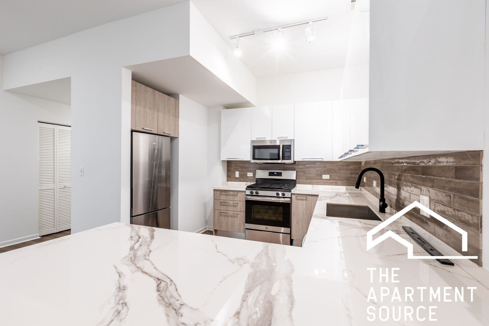 Chicago Apartment: 2550 S Wabash Ave. #203