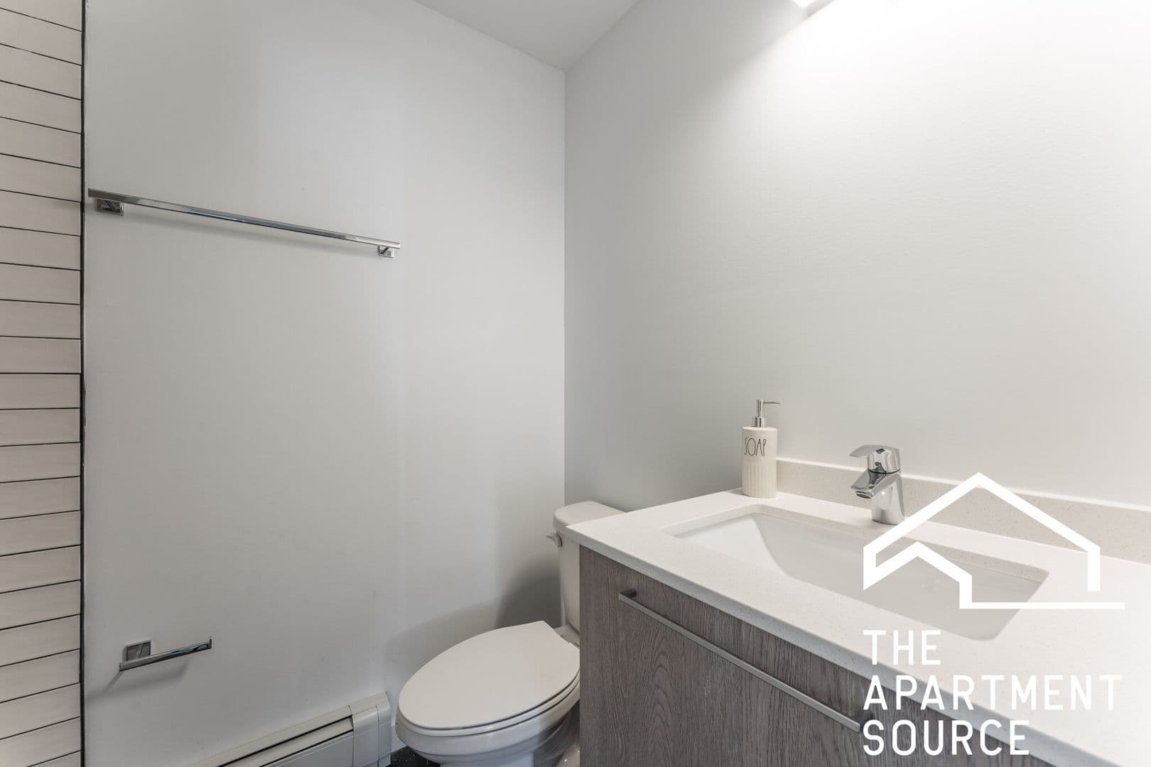 Chicago Apartment: 7621 N. Sheridan Rd.  - 1C