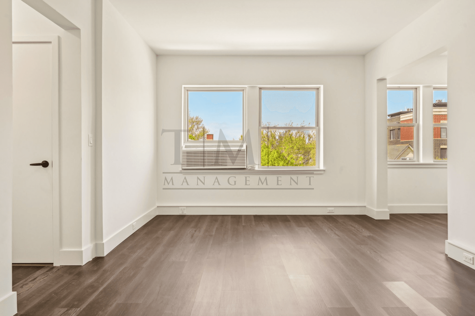 Chicago Apartment: 1555 W. Hollywood Avenue #208