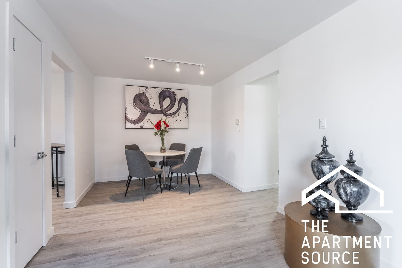 Chicago Apartment: 7621 N. Sheridan Rd.  - 1C