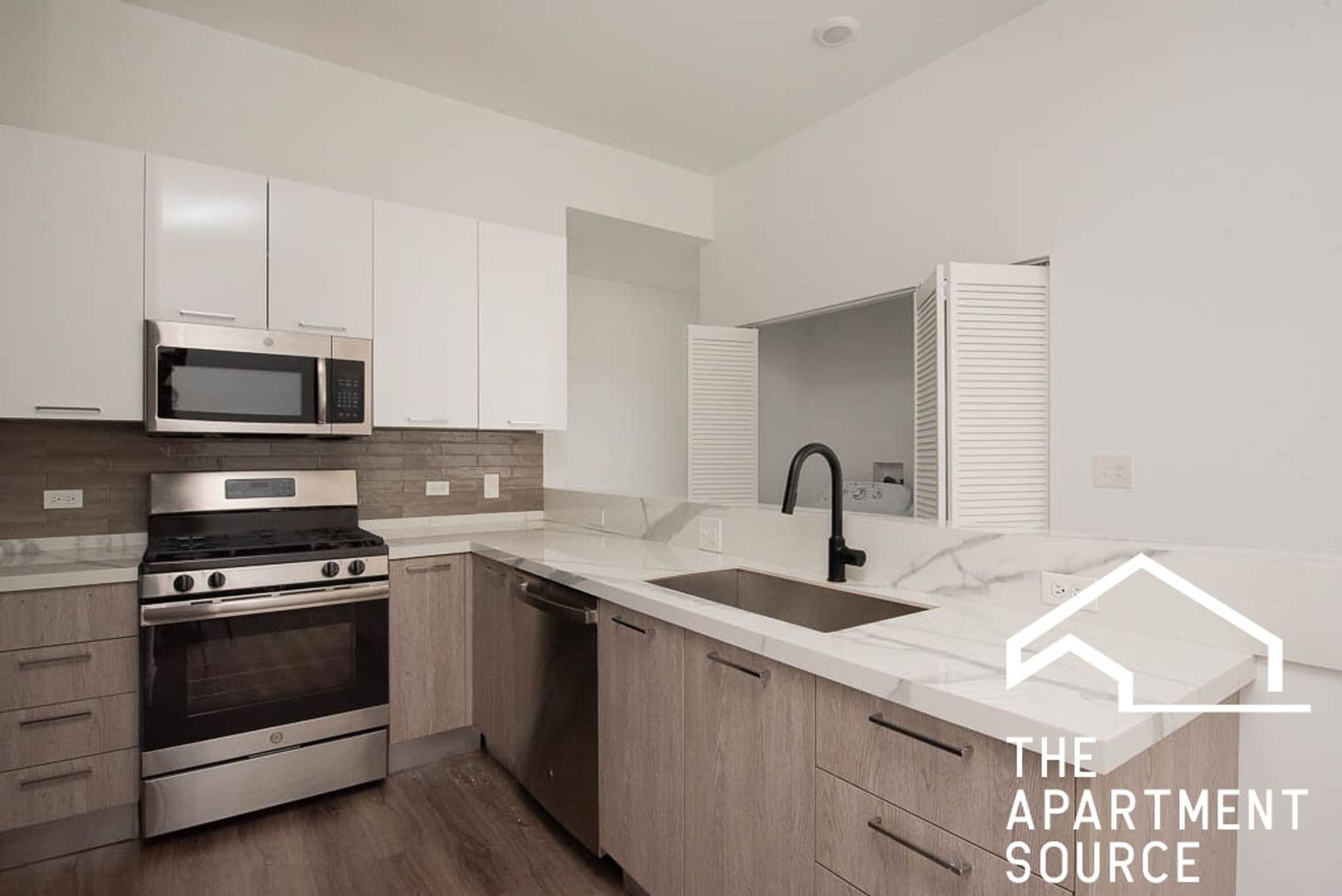 Chicago Apartment: 2550 S Wabash Ave. - 306