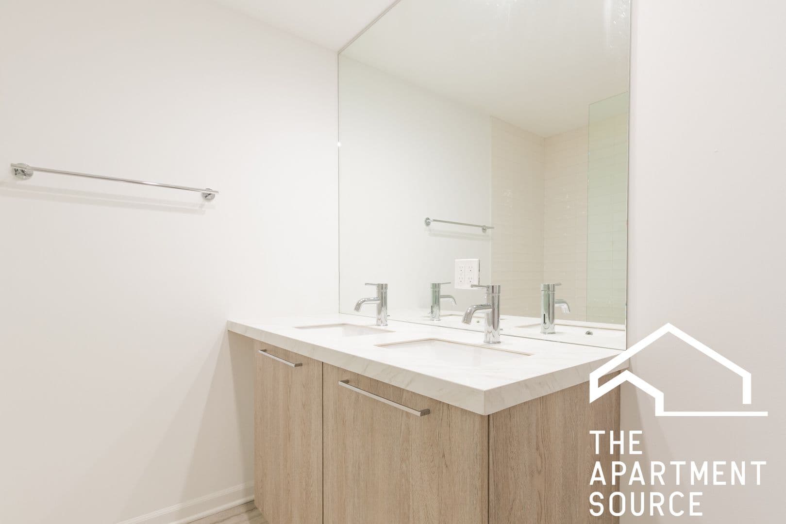 Chicago Apartment: 2550 S Wabash Ave. #208