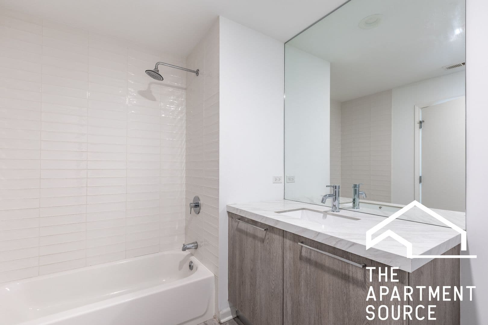 Chicago Apartment: 2550 S Wabash Ave. - 205