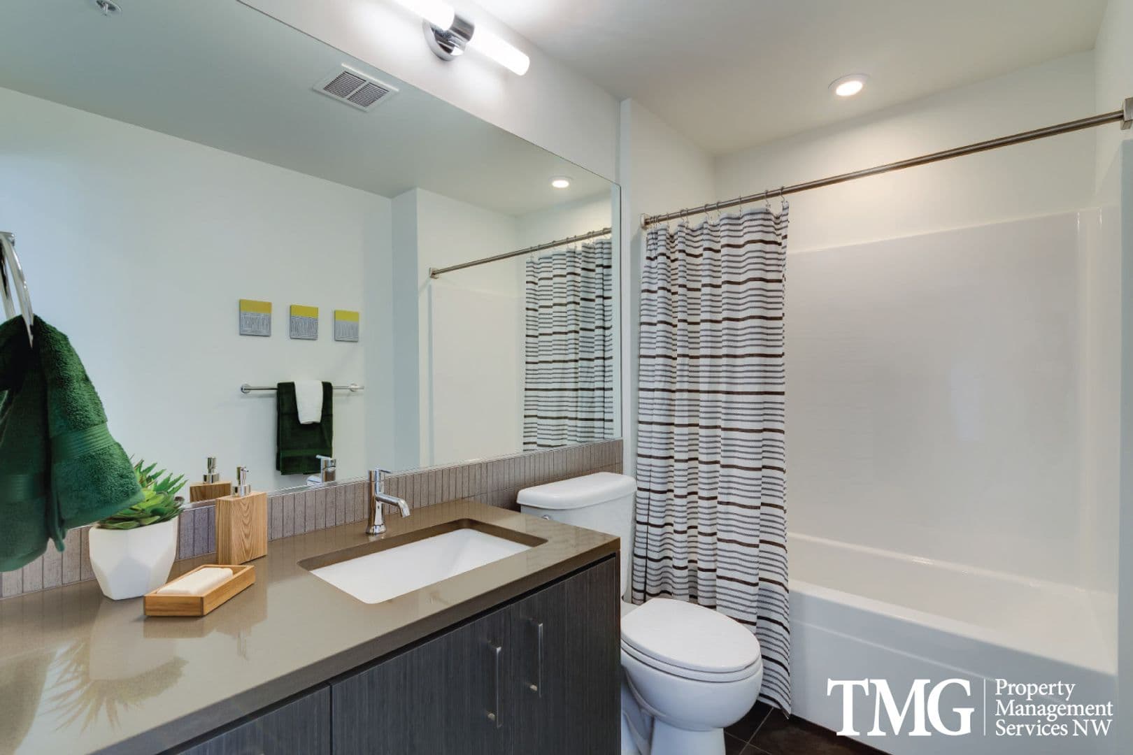 Portland Apartment: 1315 NW 19th Ave