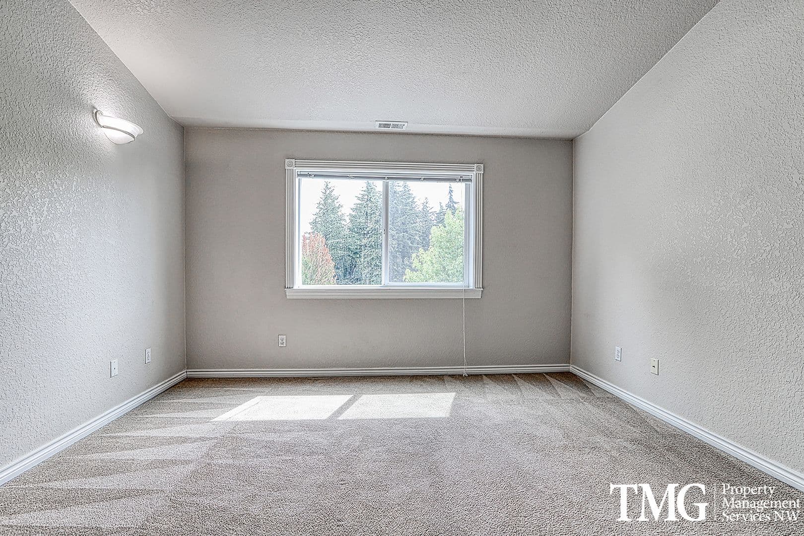 Portland House: 13901 SE Eastridge Street