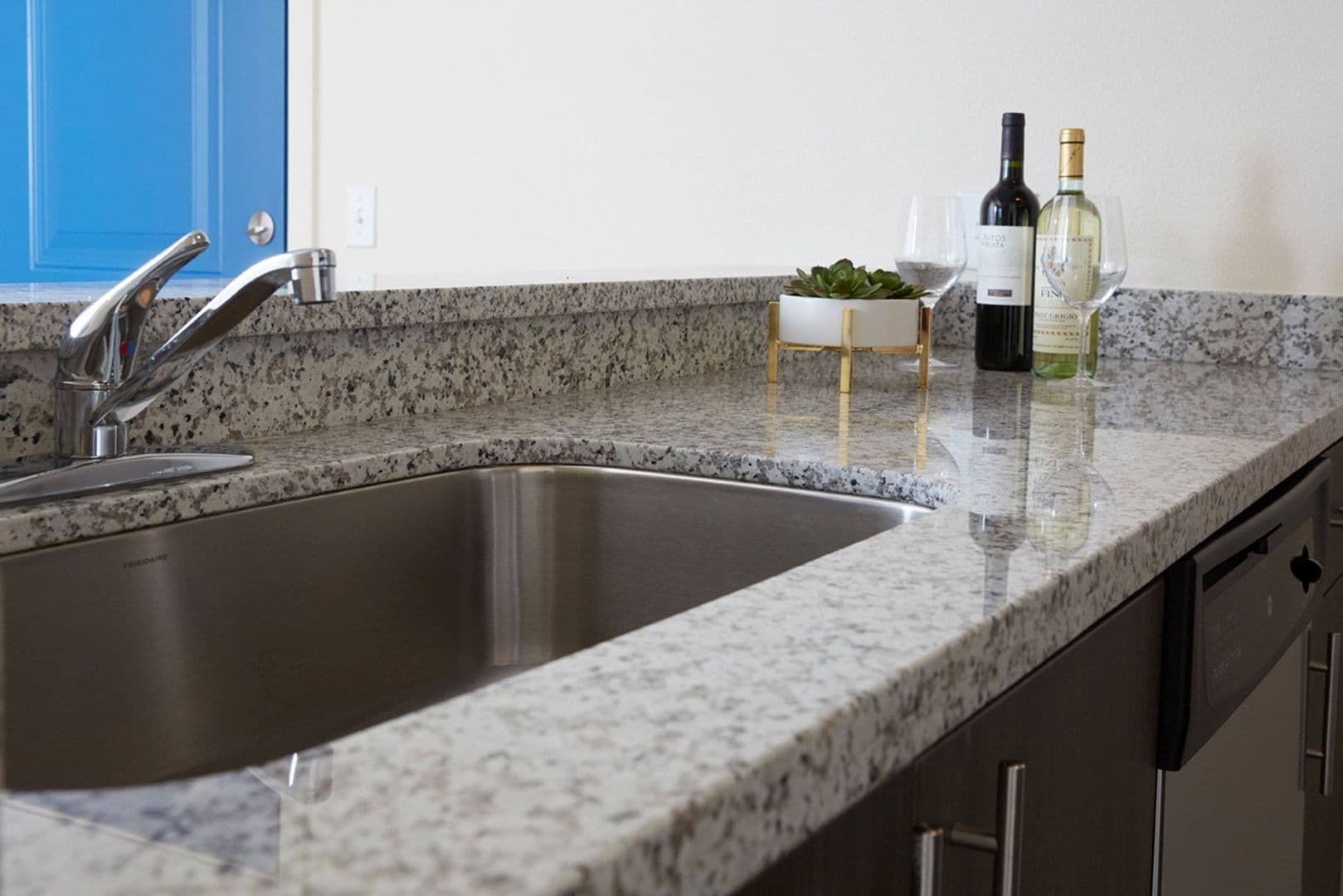 Portland Apartment: 410 NE Dekum St.