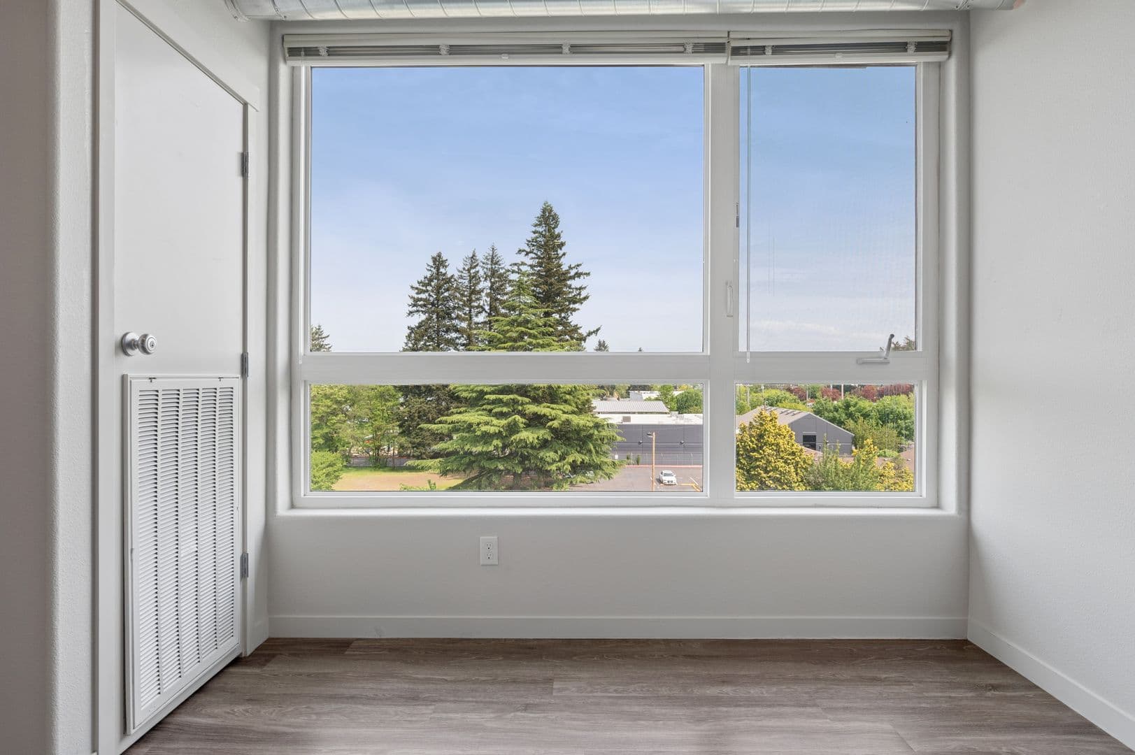 Gresham Apartment: 459 SE 192nd Ave