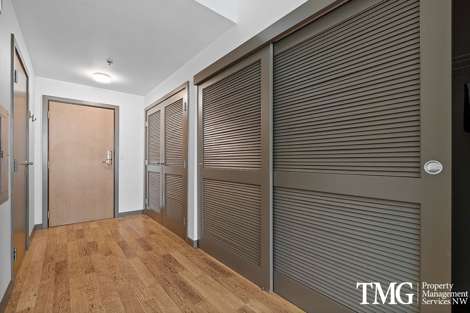 Portland Apartment: 3916 S Corbett Ave