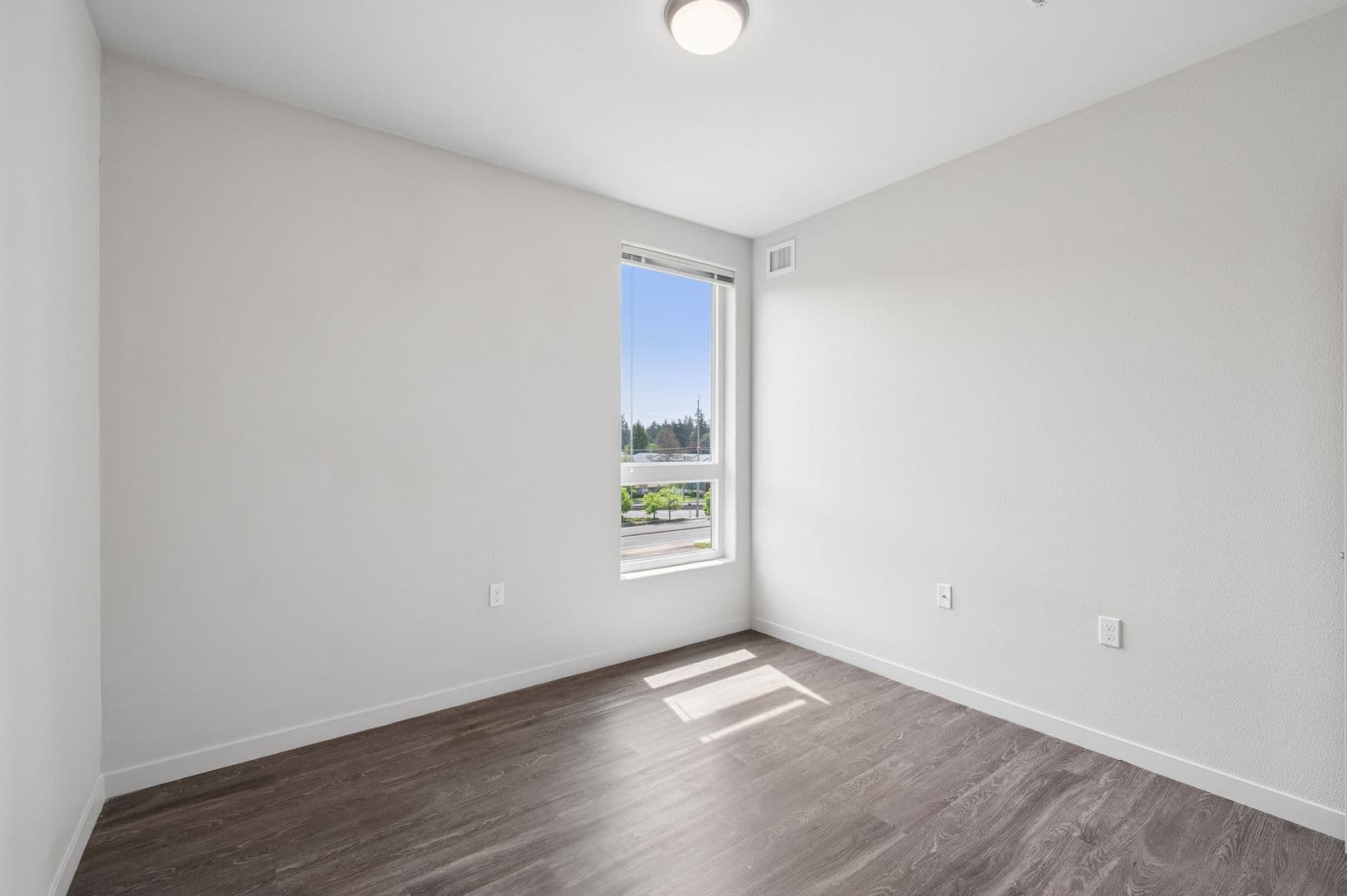 Gresham Apartment: 459 SE 192nd Ave