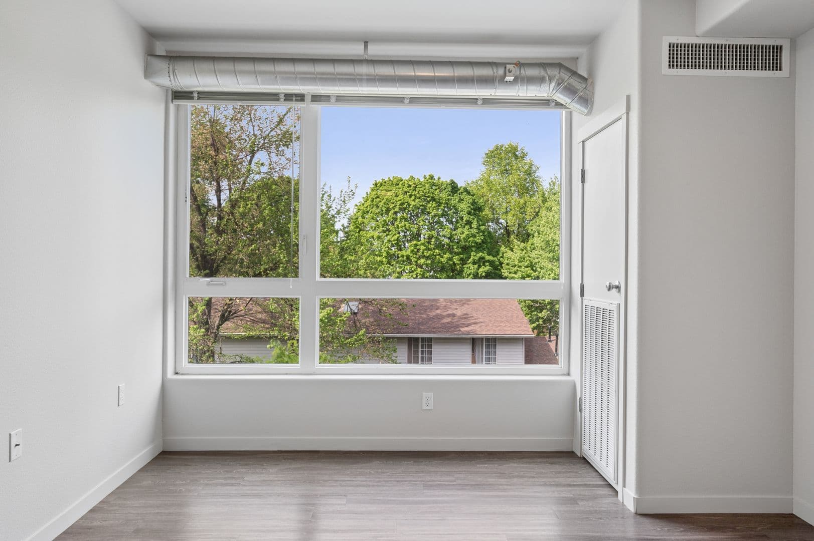 Gresham Apartment: 459 SE 192nd Ave