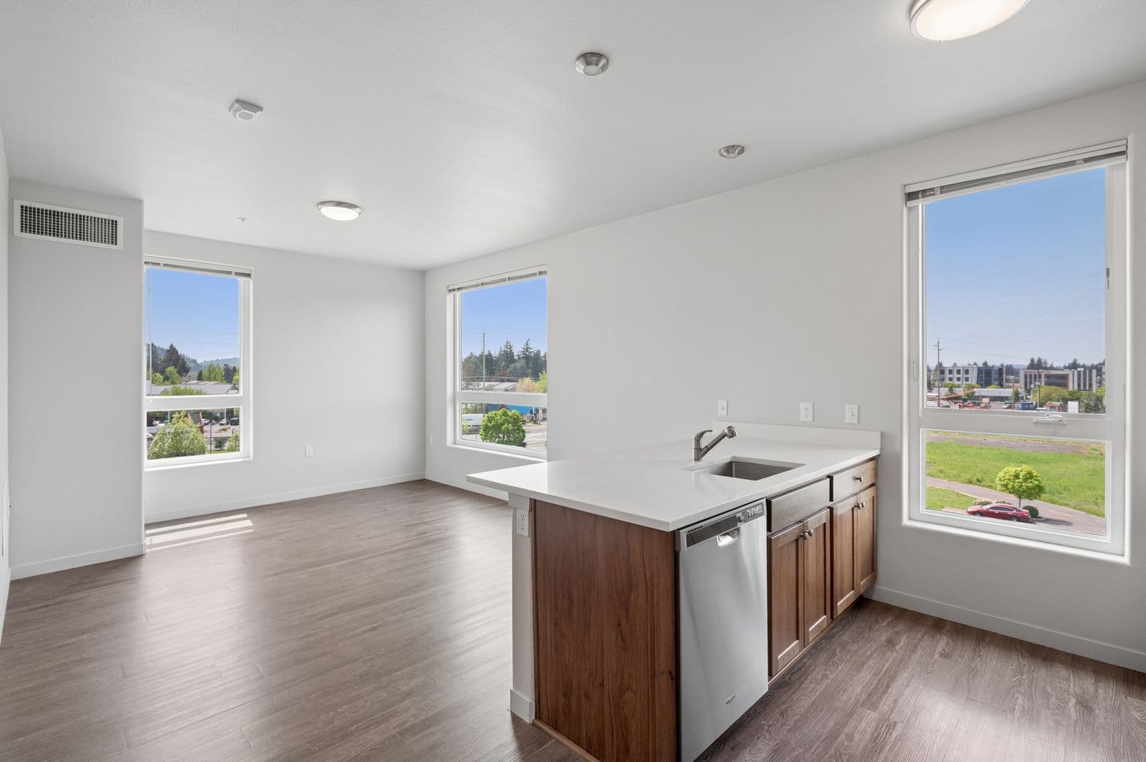 Gresham Apartment: 459 SE 192nd Ave