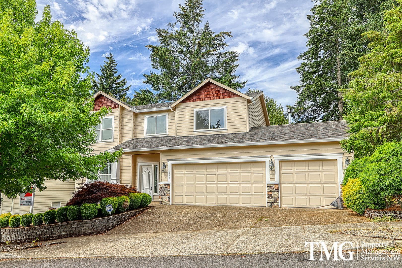 Portland House: 13901 SE Eastridge Street