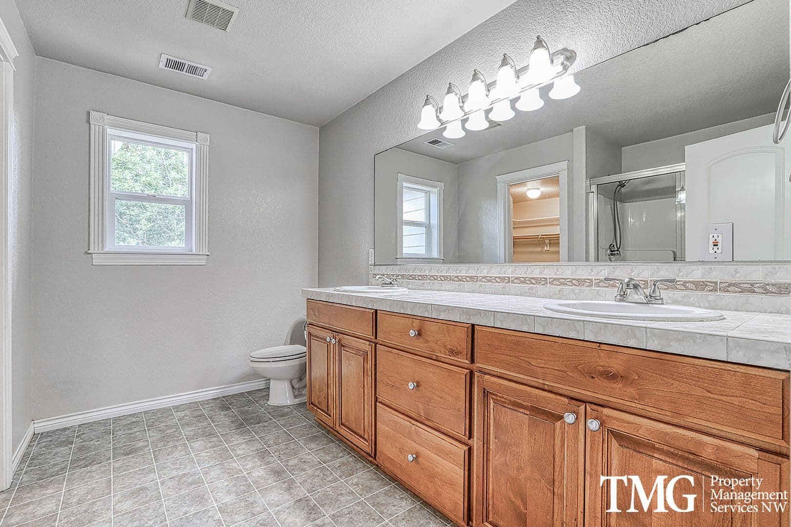 Portland House: 13901 SE Eastridge Street