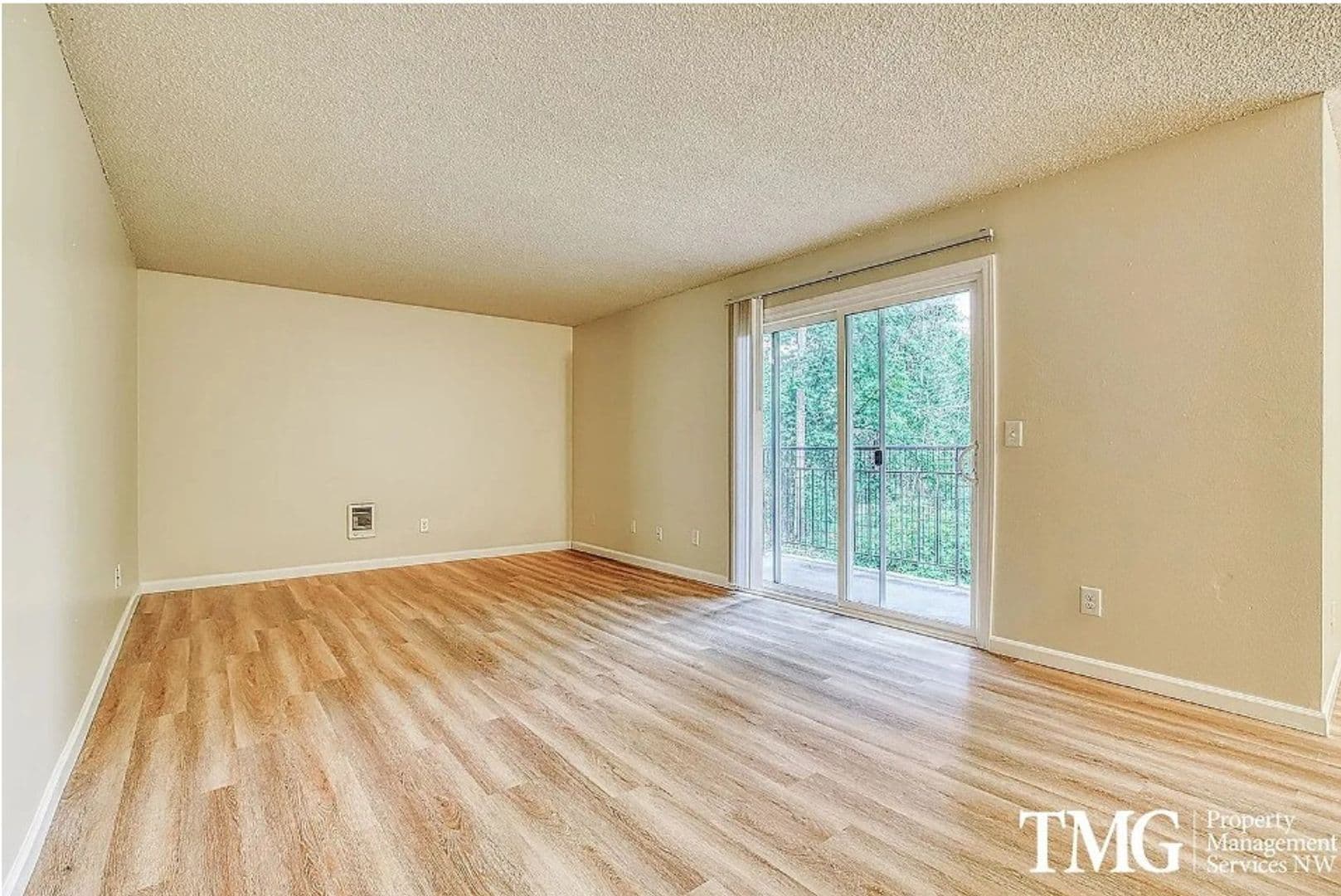 Portland Apartment: 6500 SW Scholls Ferry
