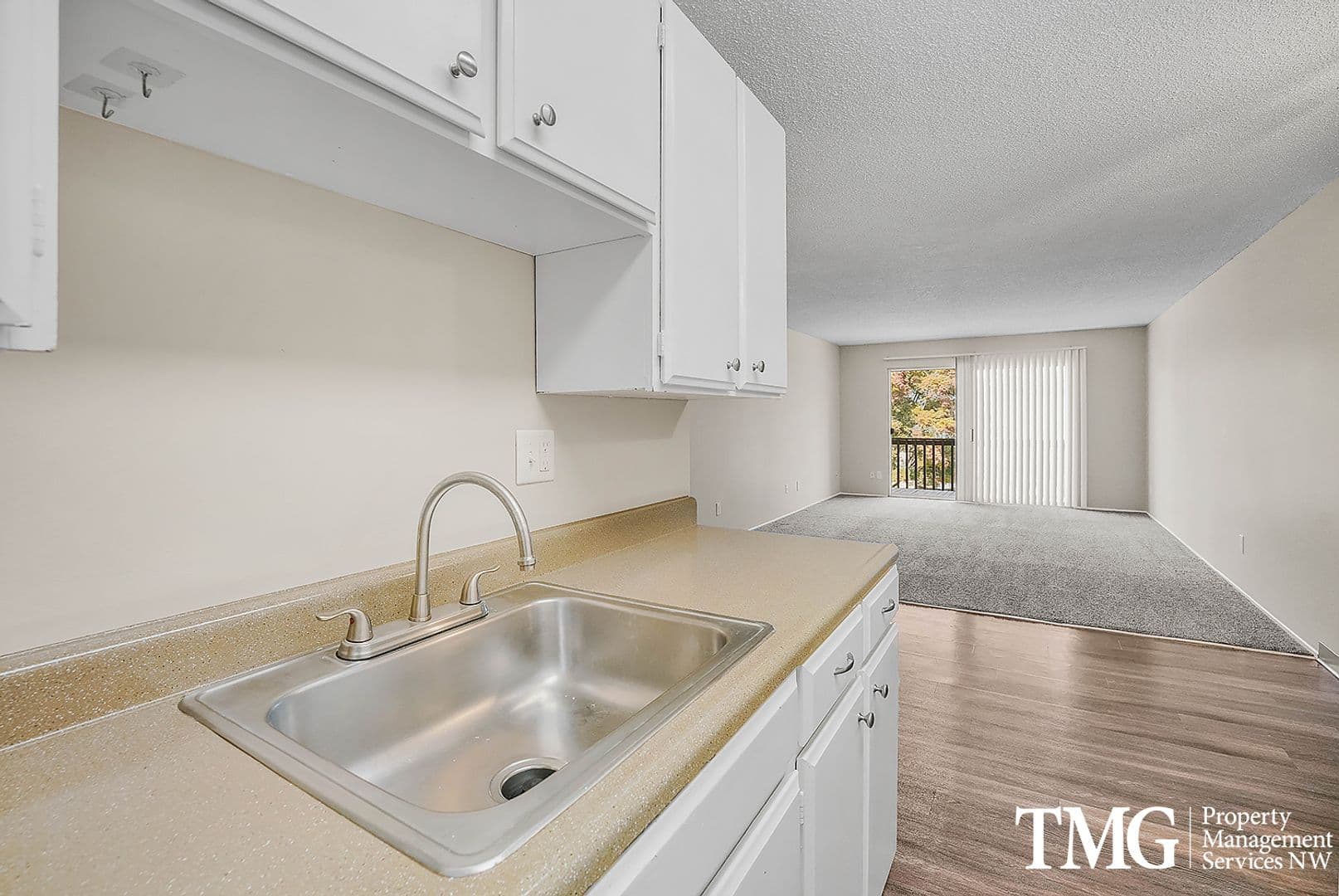 Portland Apartment: 4929 SW Scholls Ferry Rd