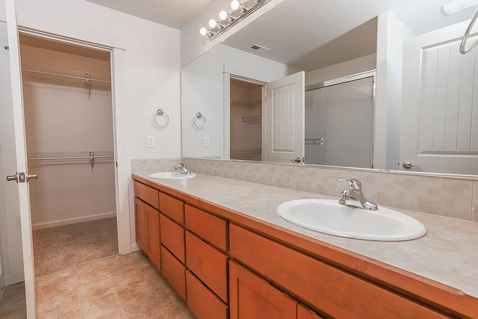 Gresham Apartment: Chase Landing