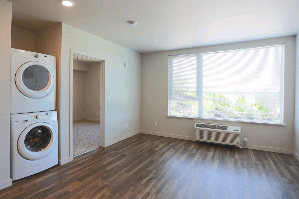 Portland Apartment: 7400 SE Milwaukie Ave