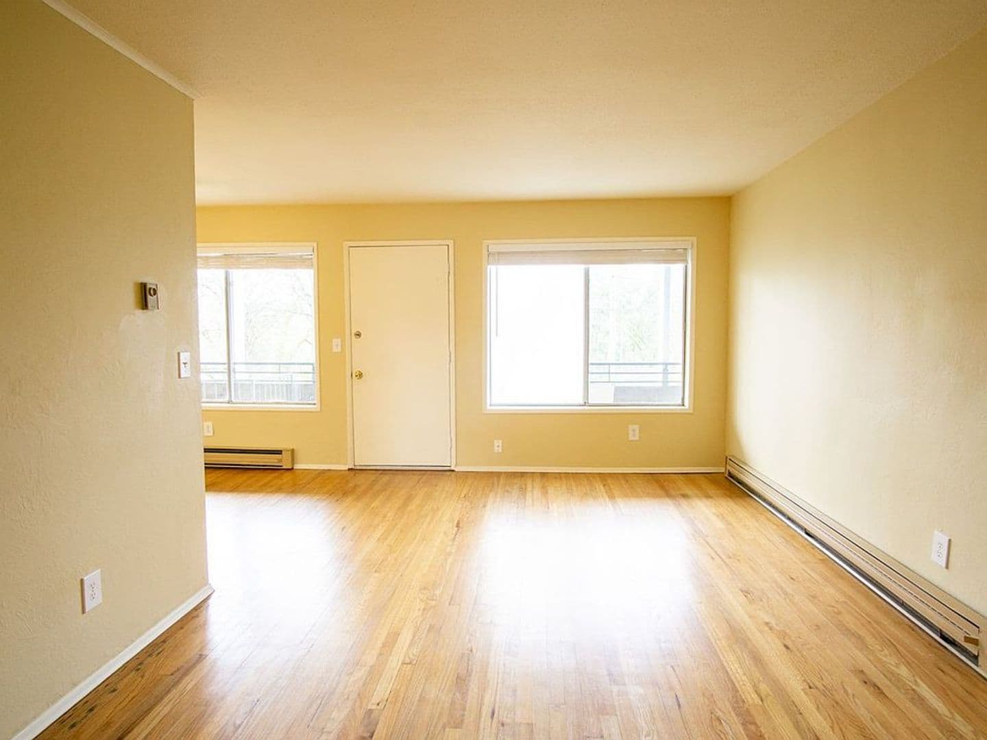 Portland Apartment: 5340 SE Milwaukie Ave