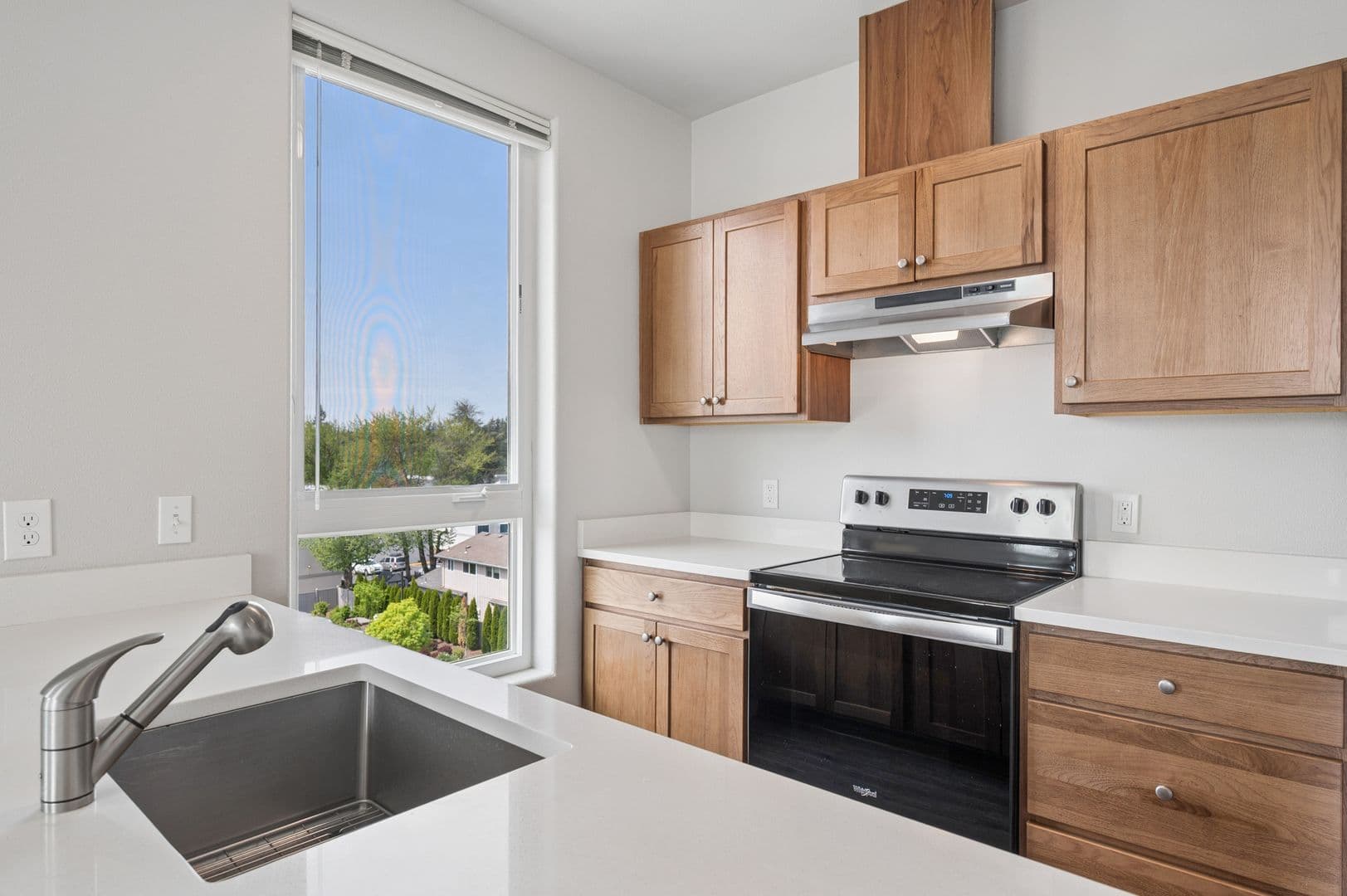 Gresham Apartment: 459 SE 192nd Ave