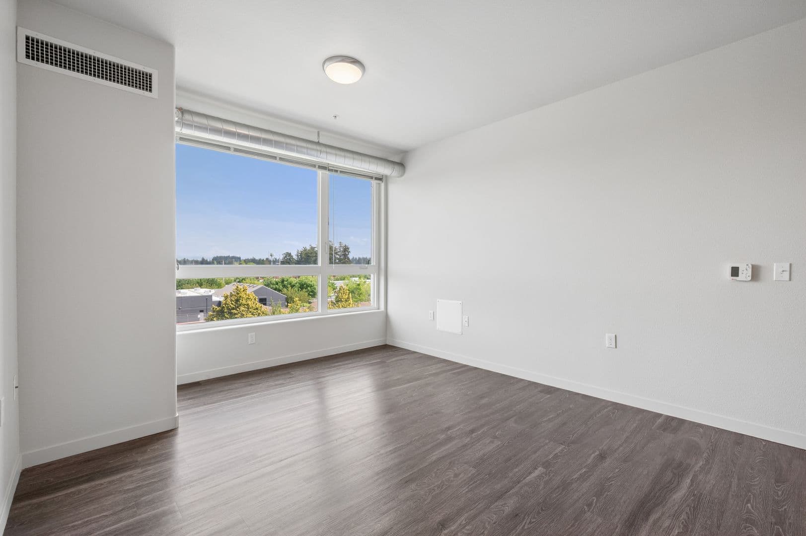 Gresham Apartment: 459 SE 192nd Ave