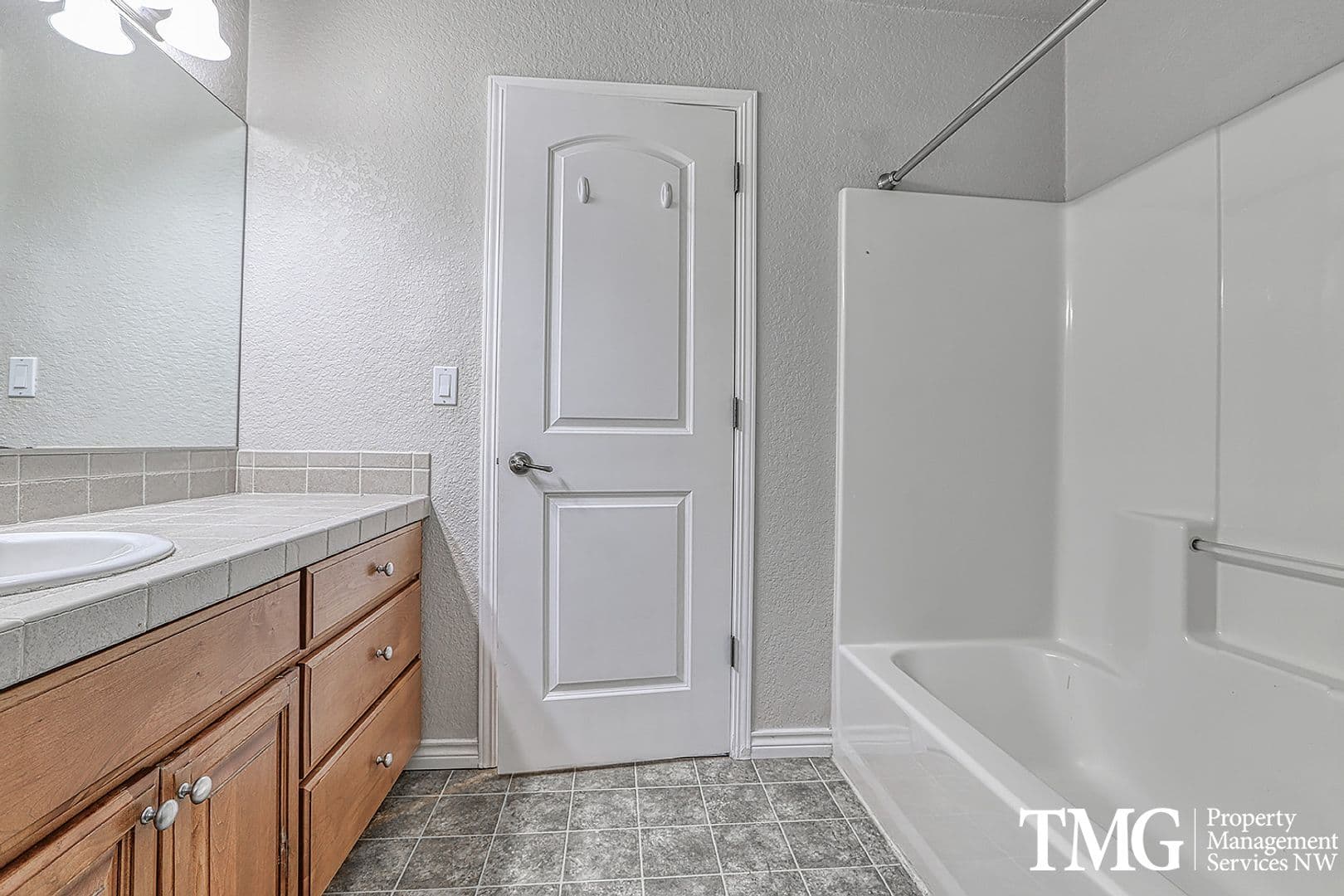 Portland House: 13901 SE Eastridge Street