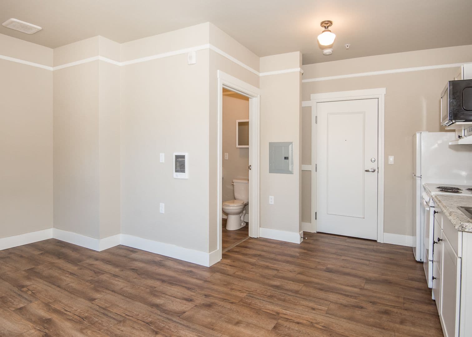 Portland Apartment: 1020 SE 60th Ave