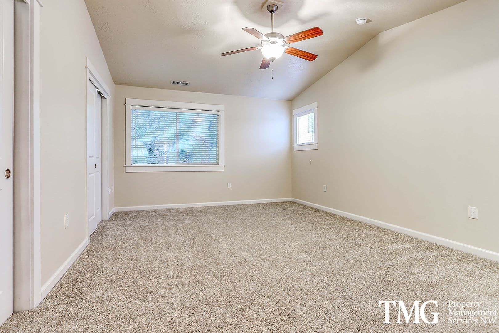 Gresham Apartment: Chase Landing