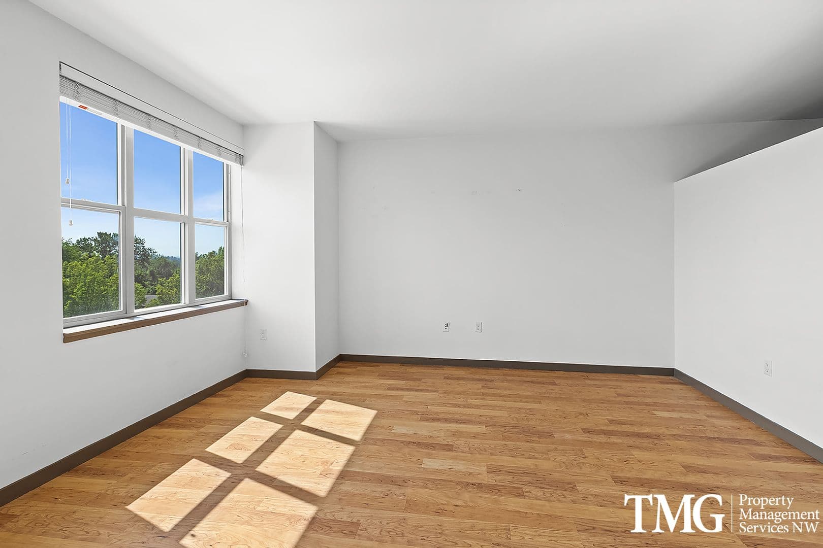 Portland Apartment: 3916 S Corbett Ave