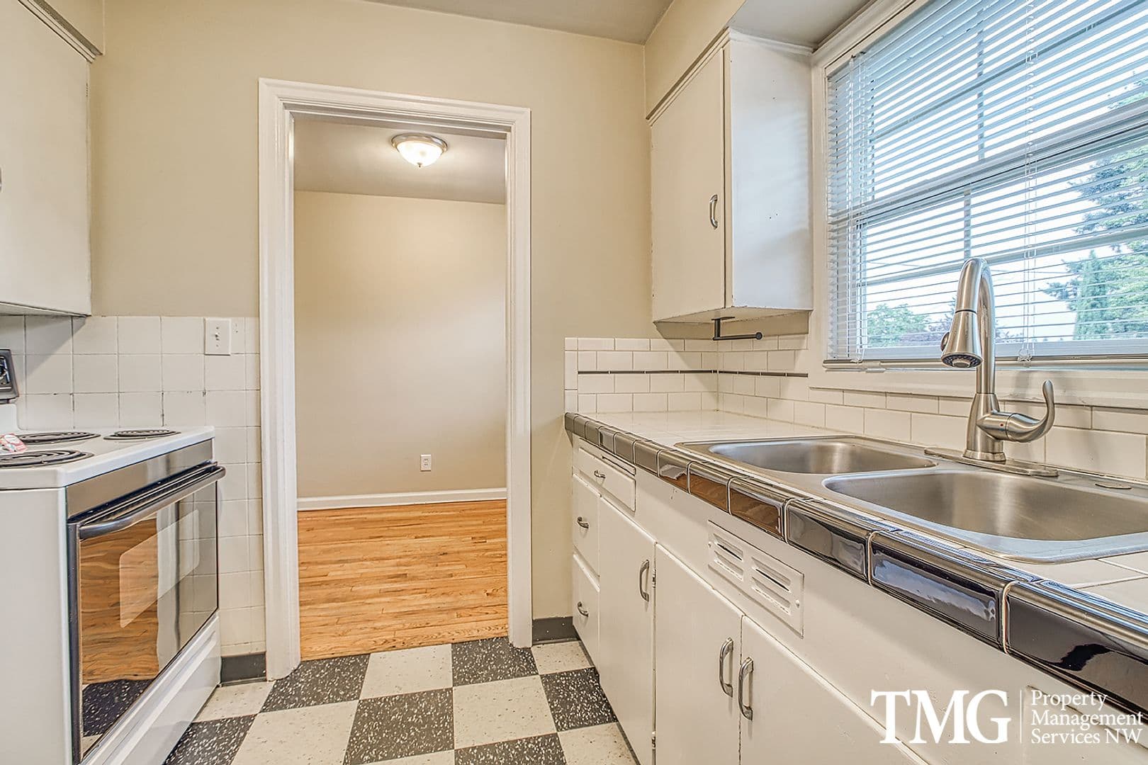 Portland Apartment: 5026 NE 31st Avenue