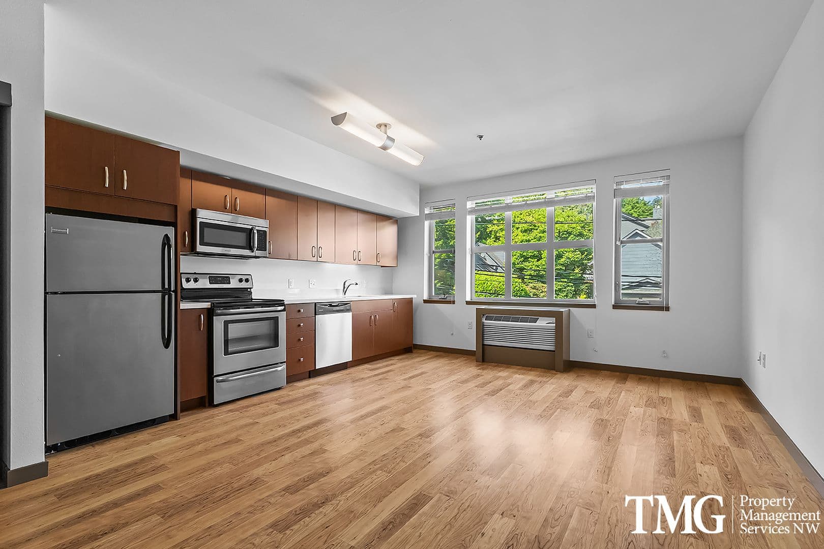 Portland Apartment: 3916 S Corbett Ave