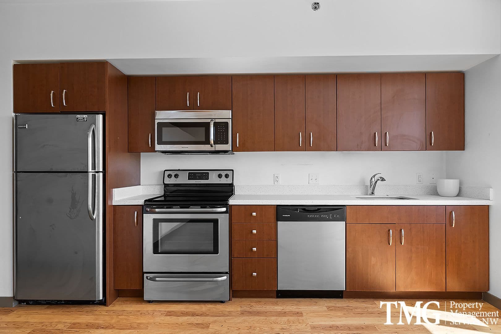 Portland Apartment: 3916 S Corbett Ave