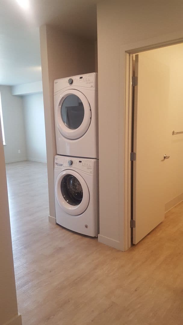 Portland Apartment: 7400 SE Milwaukie Ave