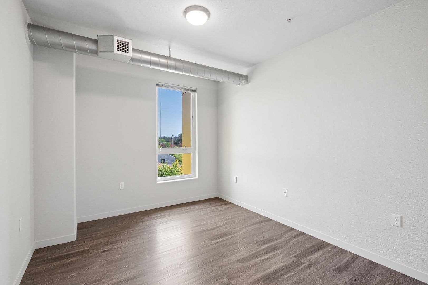 Gresham Apartment: 459 SE 192nd Ave