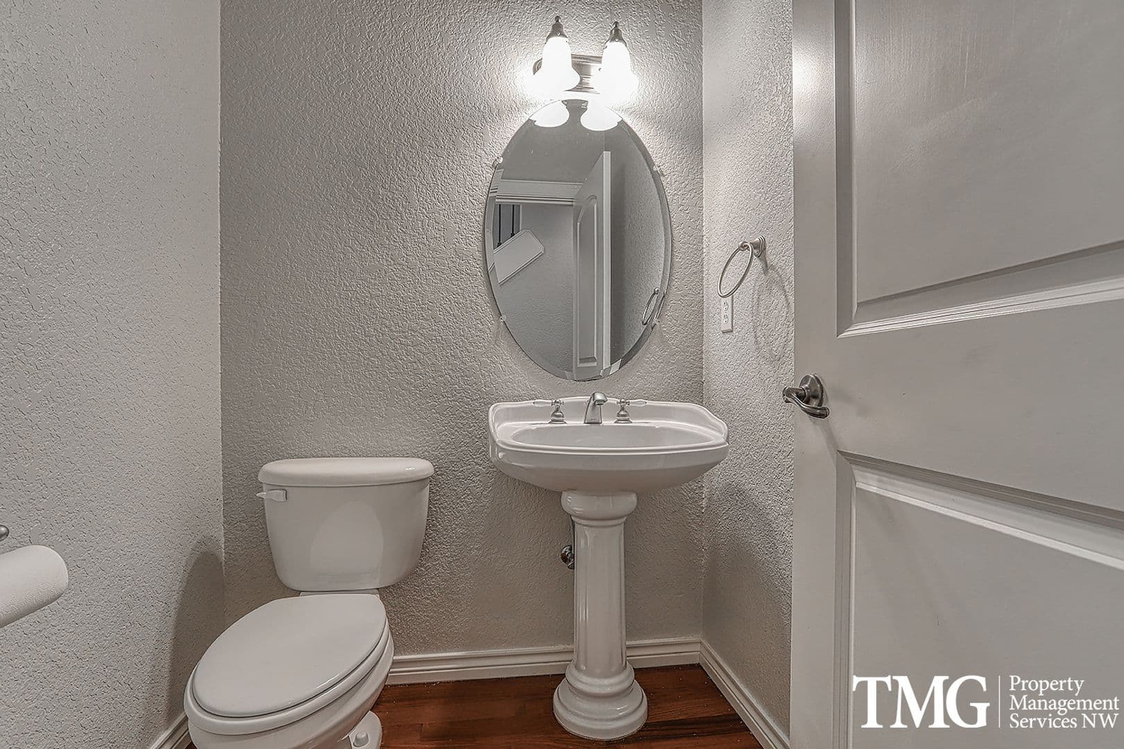 Portland House: 13901 SE Eastridge Street