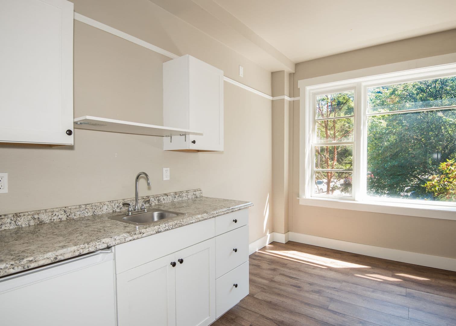 Portland Apartment: 1020 SE 60th Ave