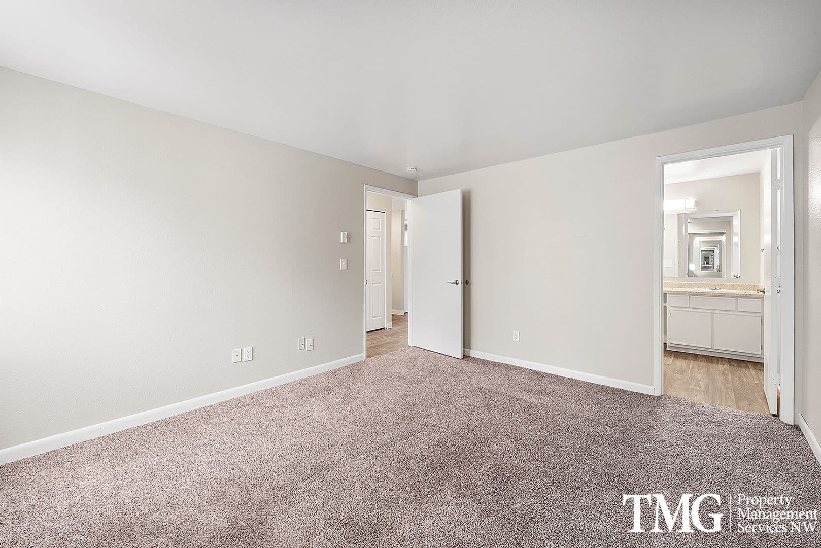 Troutdale Apartment: 2079 SW 257th Dr