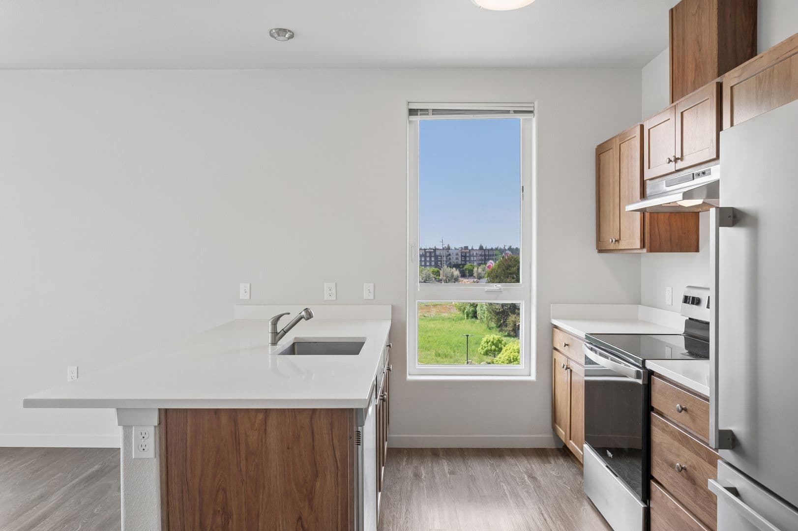 Gresham Apartment: 459 SE 192nd Ave
