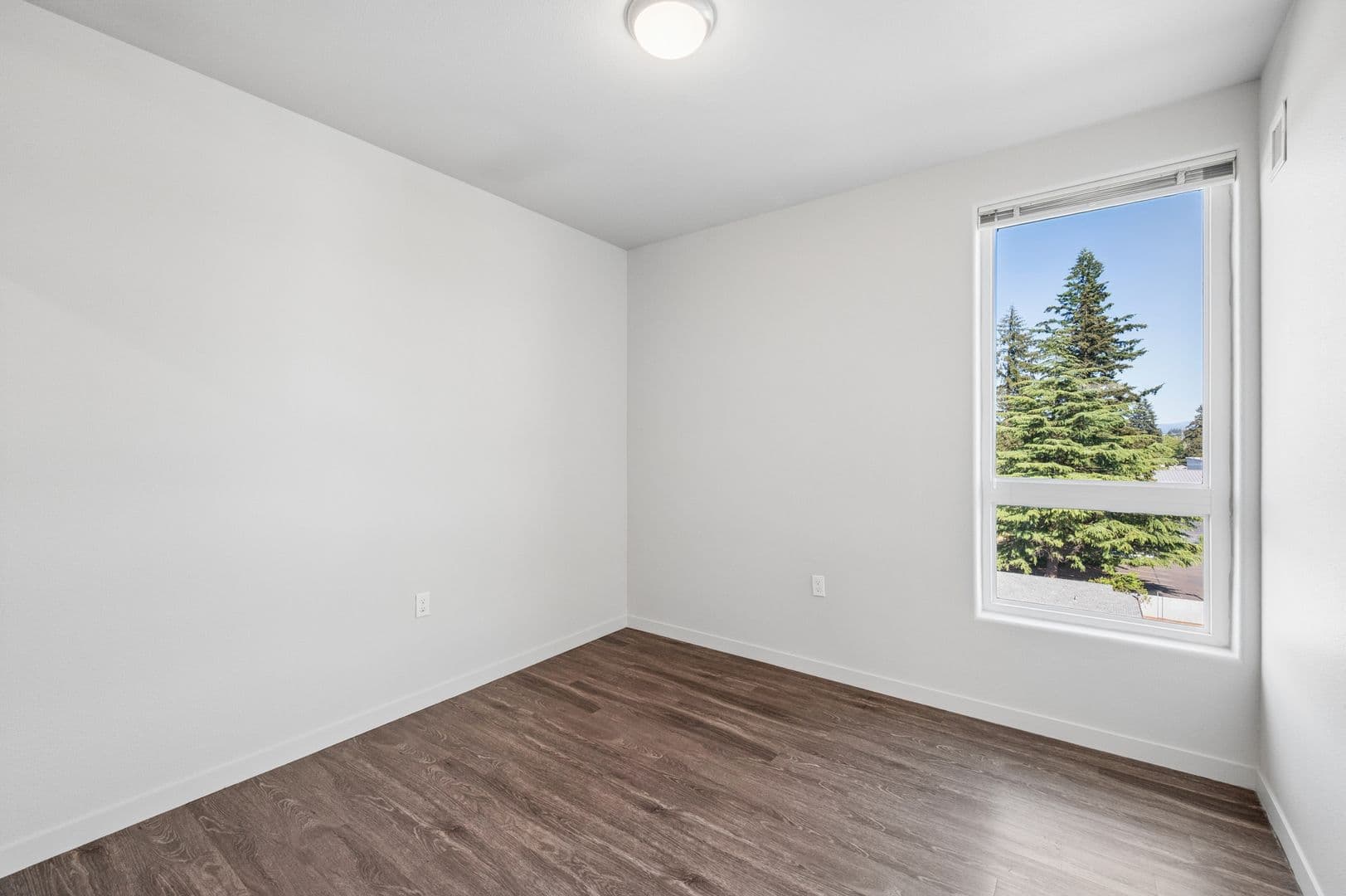 Gresham Apartment: 459 SE 192nd Ave