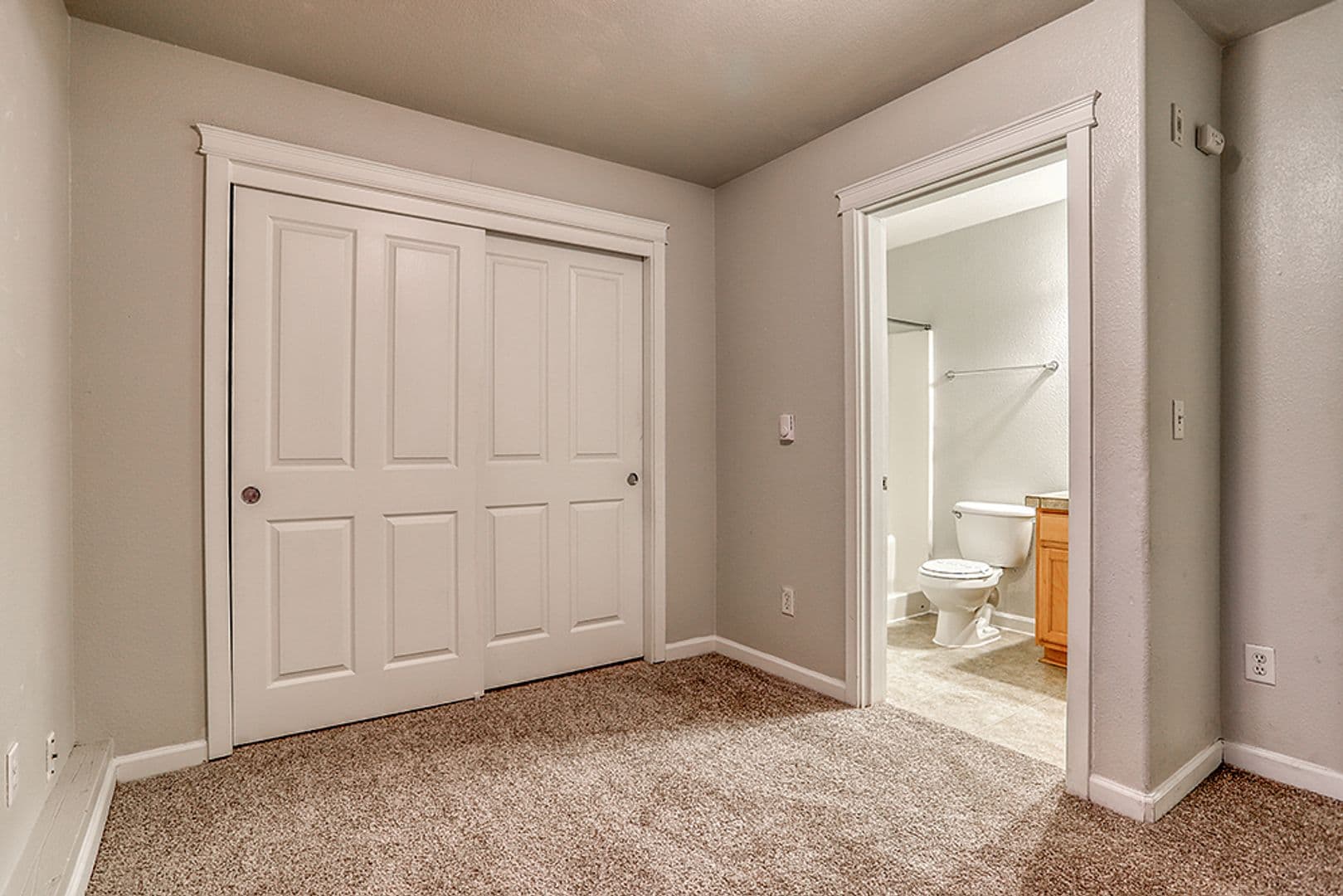 Portland Apartment: 15075 SE Powell Blvd
