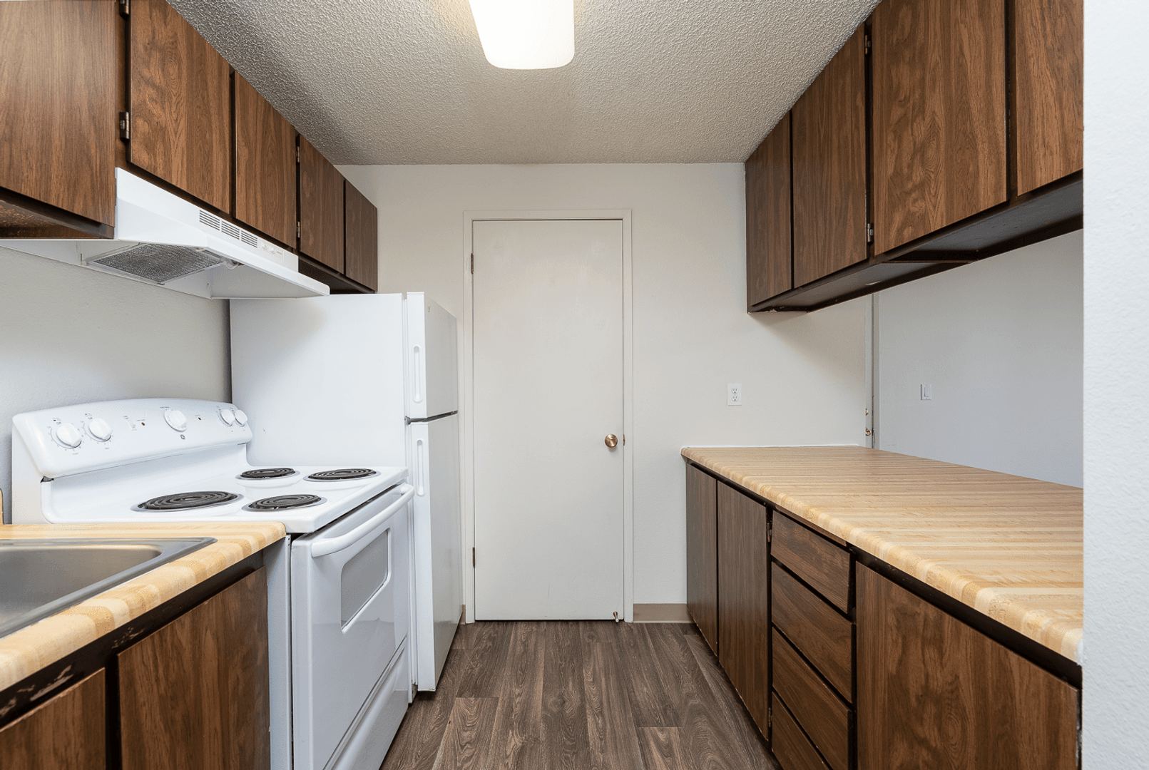 Hermiston Apartment: 1100 S Hwy 395