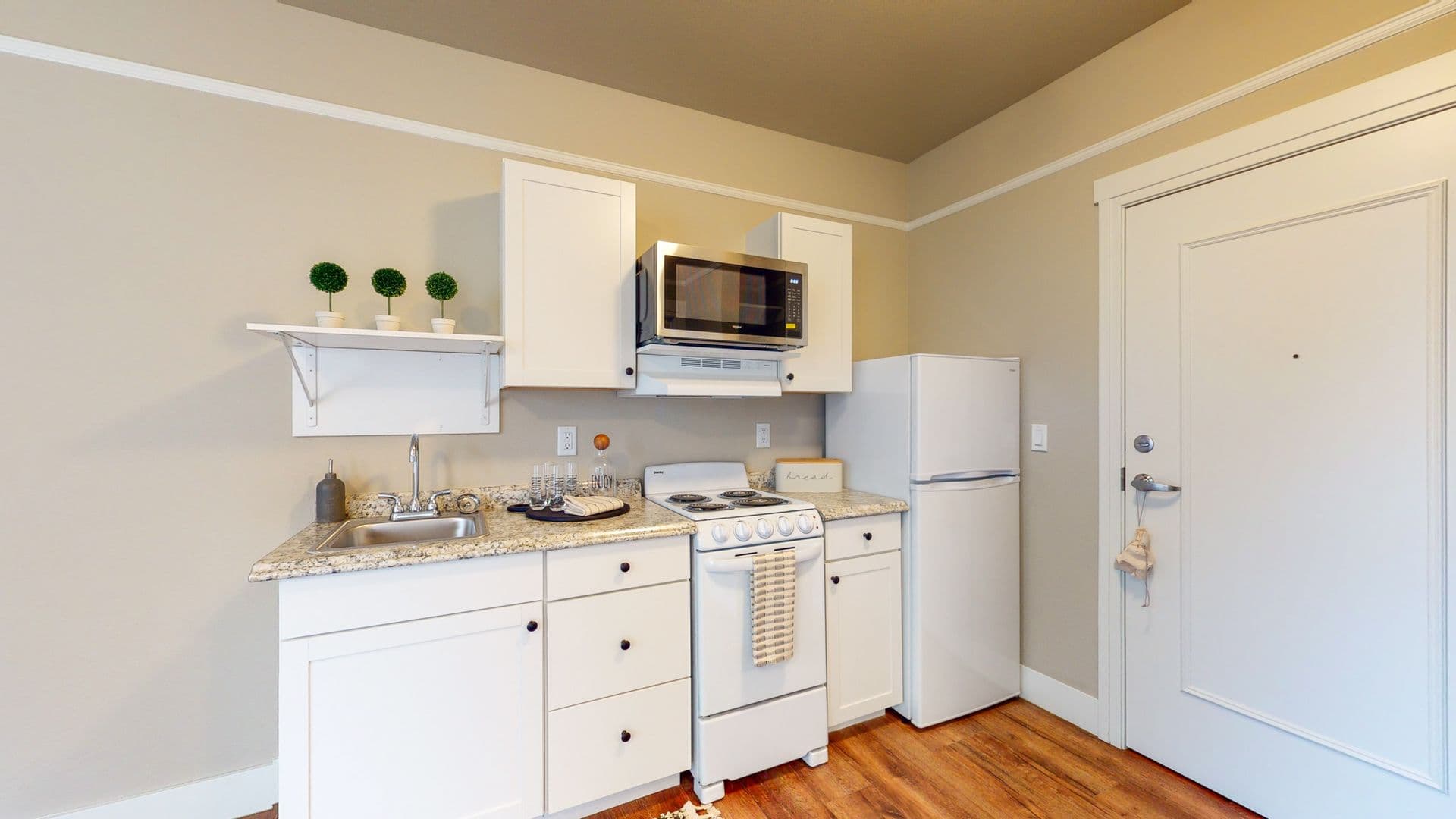 Portland Apartment: 1020 SE 60th Ave