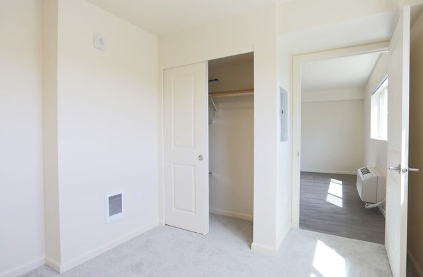 Portland Apartment: 410 NE Dekum St.