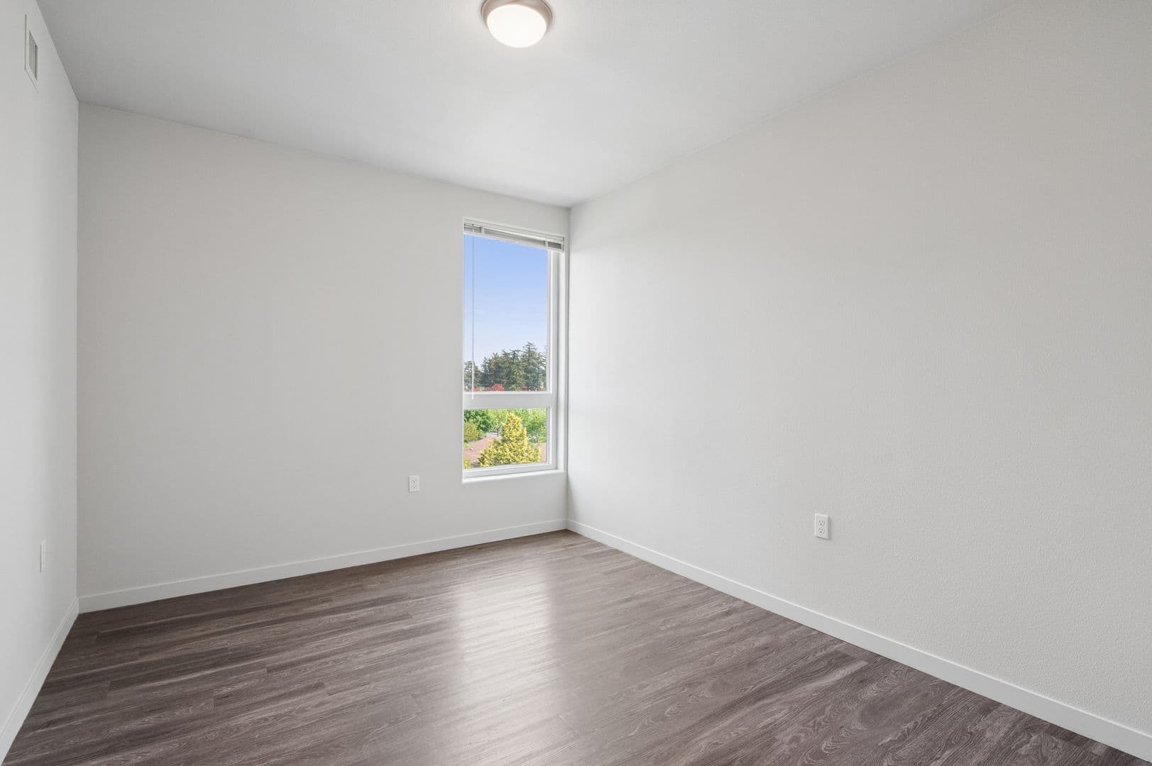 Gresham Apartment: 459 SE 192nd Ave
