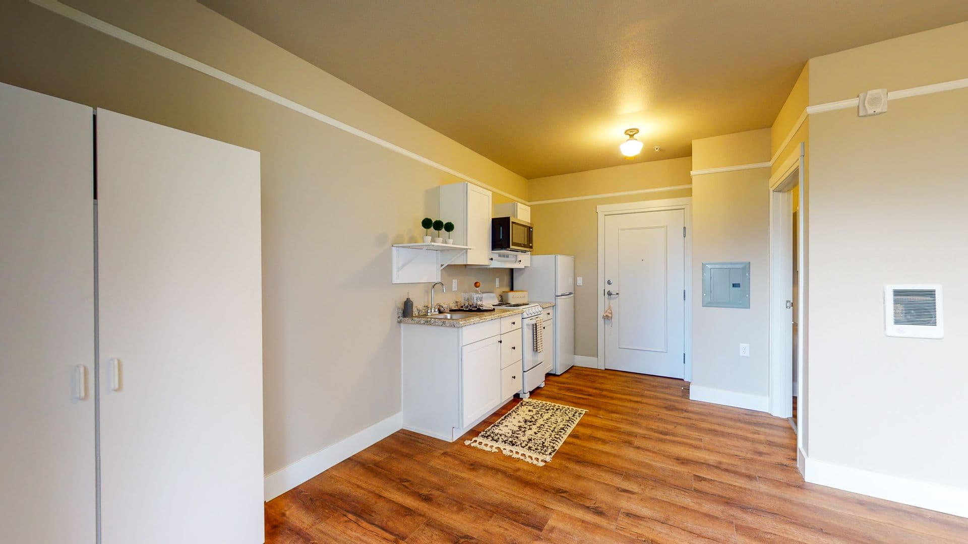 Portland Apartment: 1020 SE 60th Ave