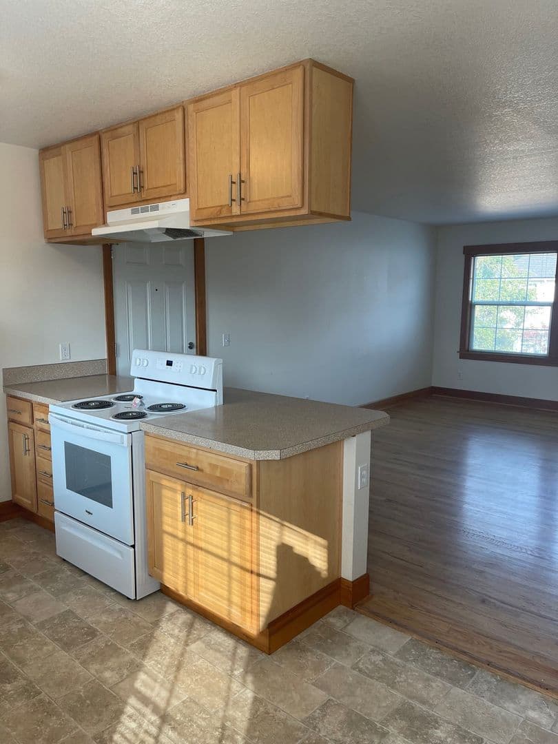 Portland Apartment: 5026 NE 31st Avenue