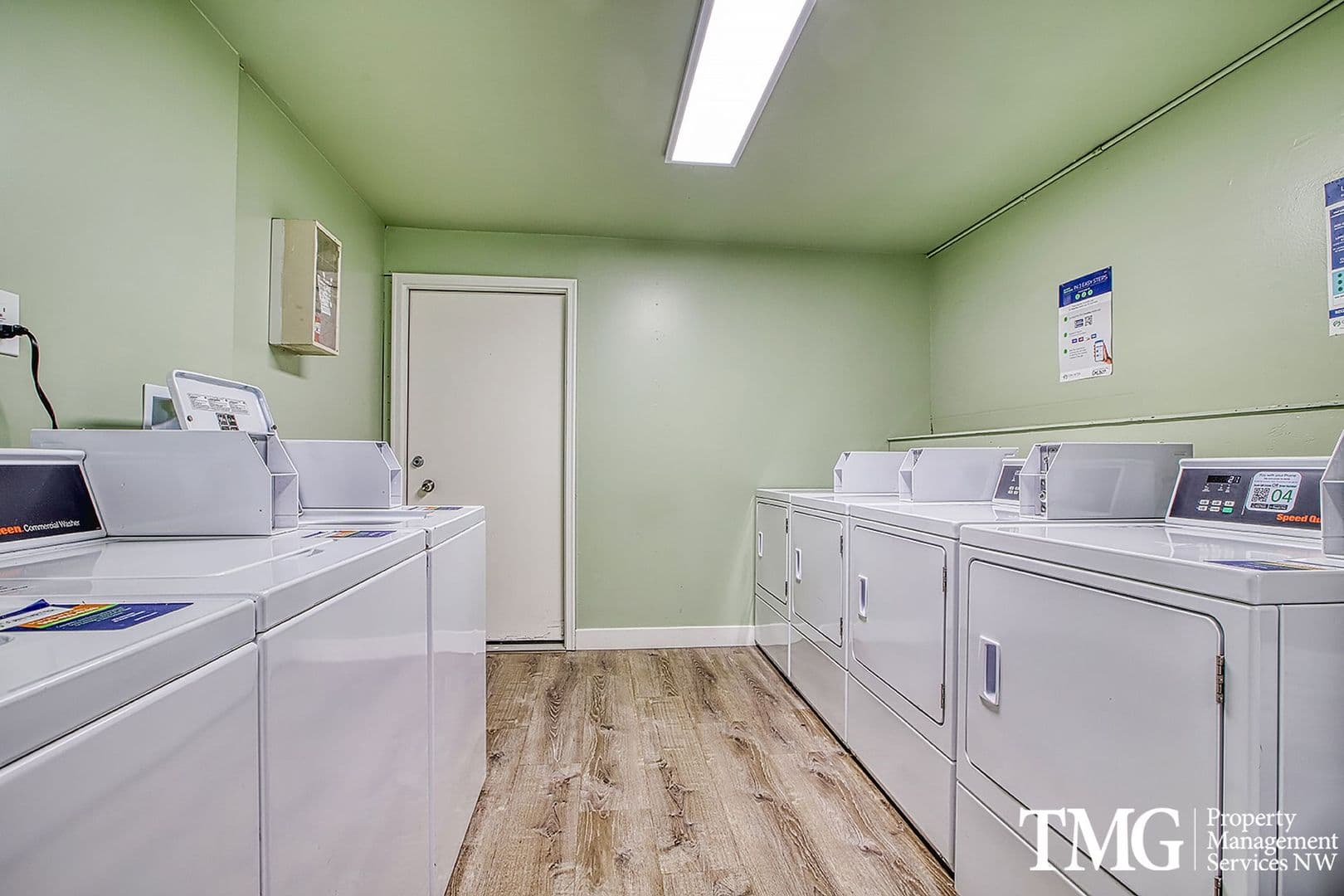 Portland Apartment: 1313 NE 131st Pl.