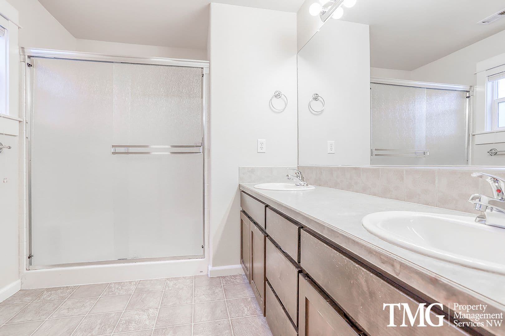 Gresham Apartment: Chase Landing